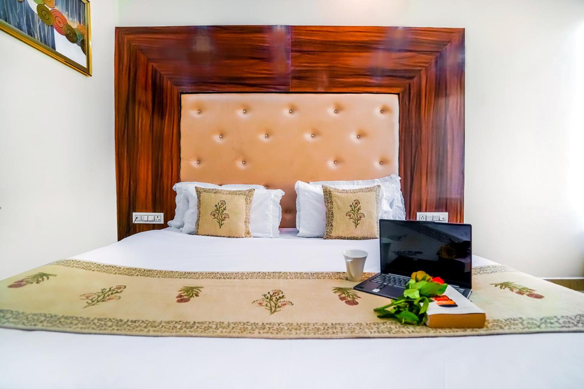 Хостел The Bunksters Mcleodganj, Dharmkot Мак-Леод-Гейндж Экстерьер фото