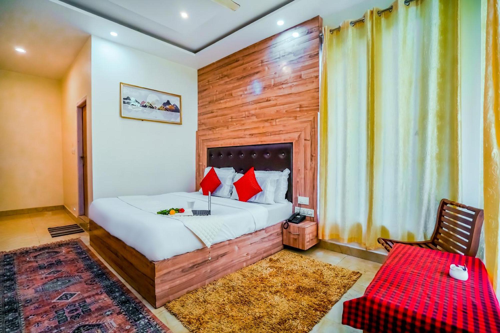 Хостел The Bunksters Mcleodganj, Dharmkot Мак-Леод-Гейндж Экстерьер фото