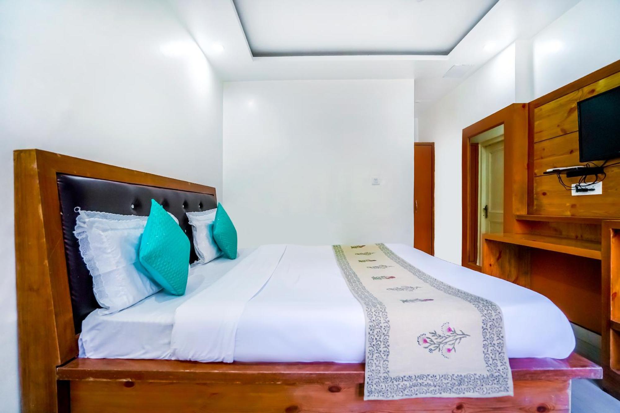 Хостел The Bunksters Mcleodganj, Dharmkot Мак-Леод-Гейндж Экстерьер фото