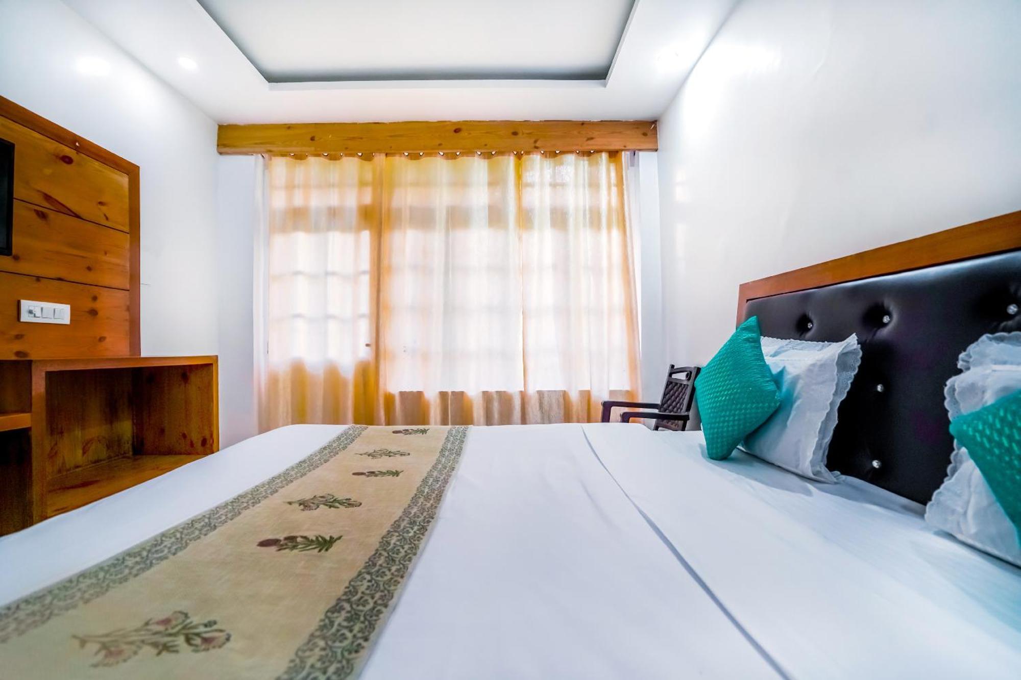 Хостел The Bunksters Mcleodganj, Dharmkot Мак-Леод-Гейндж Экстерьер фото