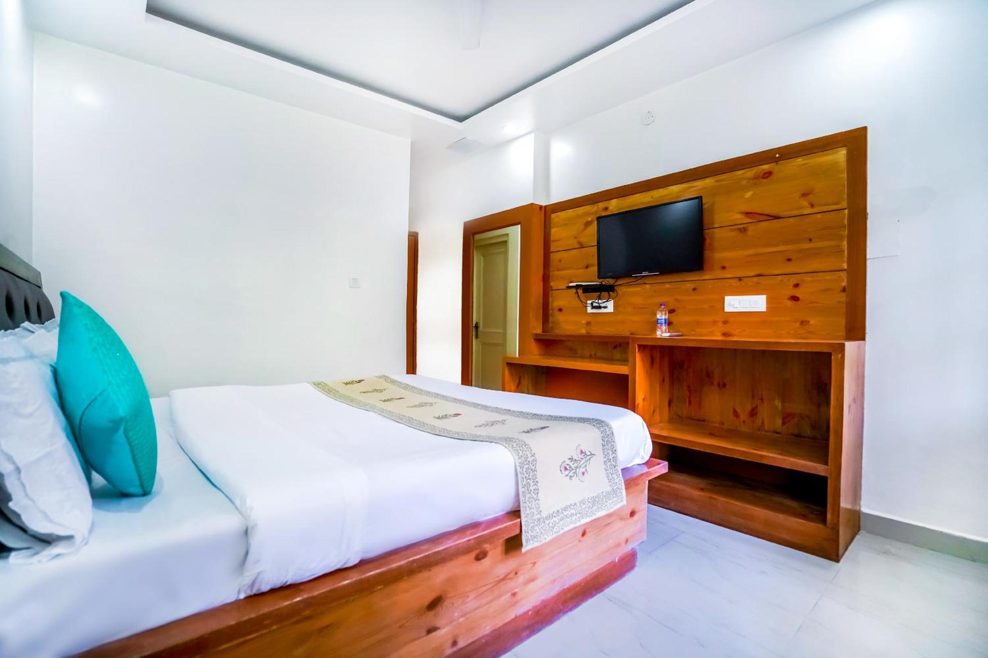 Хостел The Bunksters Mcleodganj, Dharmkot Мак-Леод-Гейндж Экстерьер фото