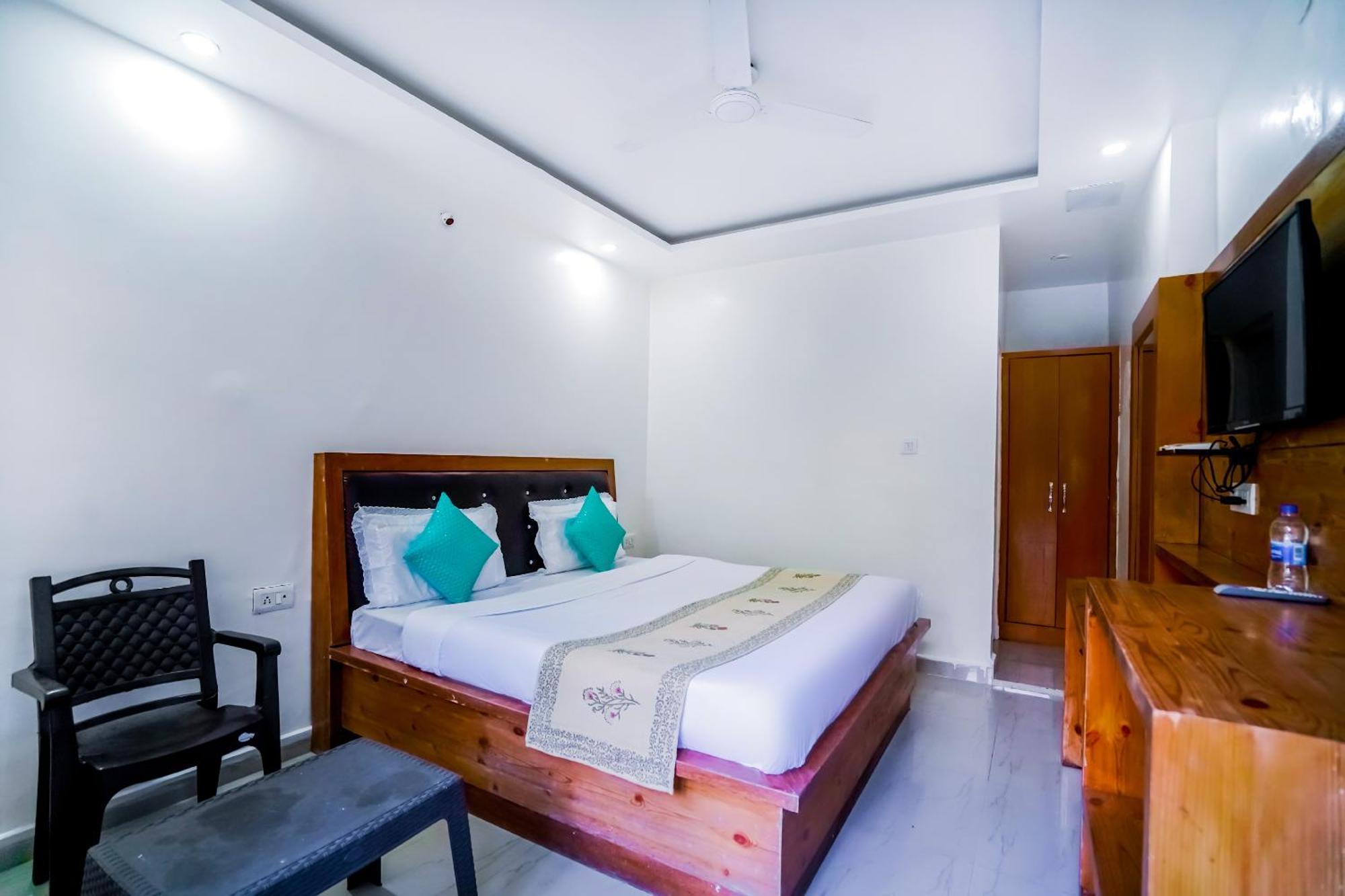 Хостел The Bunksters Mcleodganj, Dharmkot Мак-Леод-Гейндж Экстерьер фото