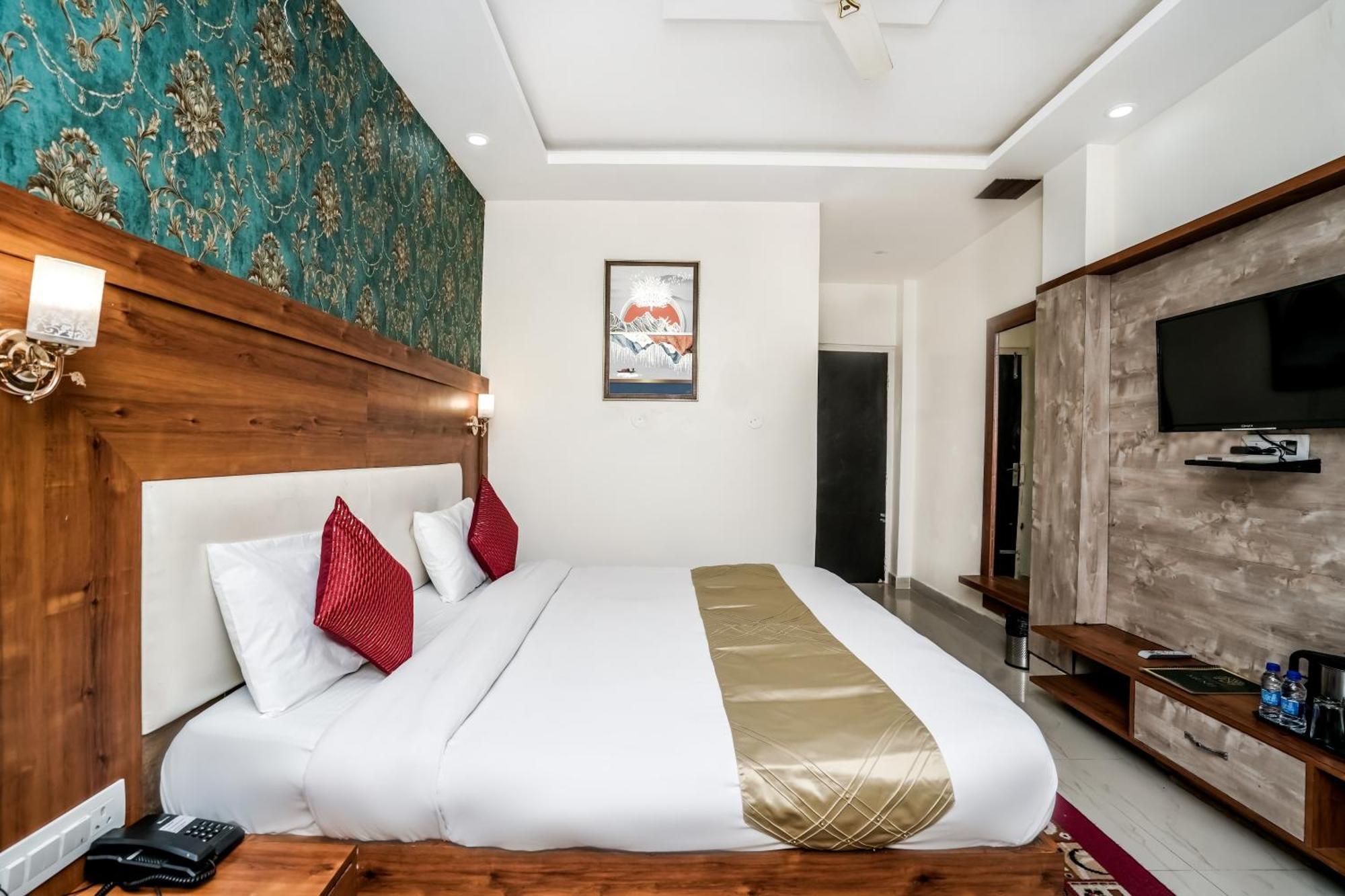 Хостел The Bunksters Mcleodganj, Dharmkot Мак-Леод-Гейндж Экстерьер фото