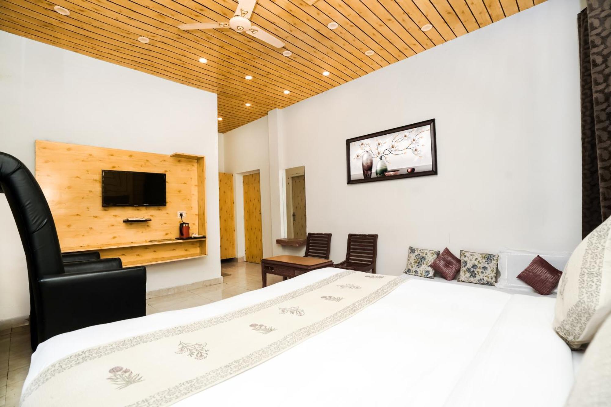 Хостел The Bunksters Mcleodganj, Dharmkot Мак-Леод-Гейндж Экстерьер фото