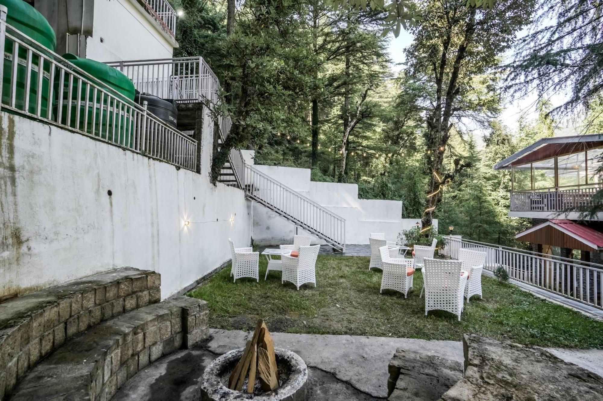 Хостел The Bunksters Mcleodganj, Dharmkot Мак-Леод-Гейндж Экстерьер фото