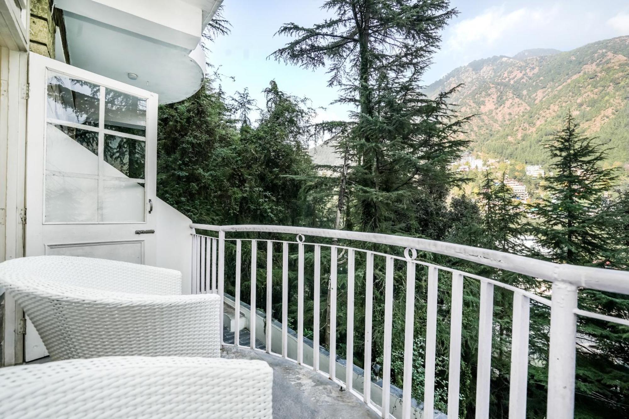 Хостел The Bunksters Mcleodganj, Dharmkot Мак-Леод-Гейндж Экстерьер фото