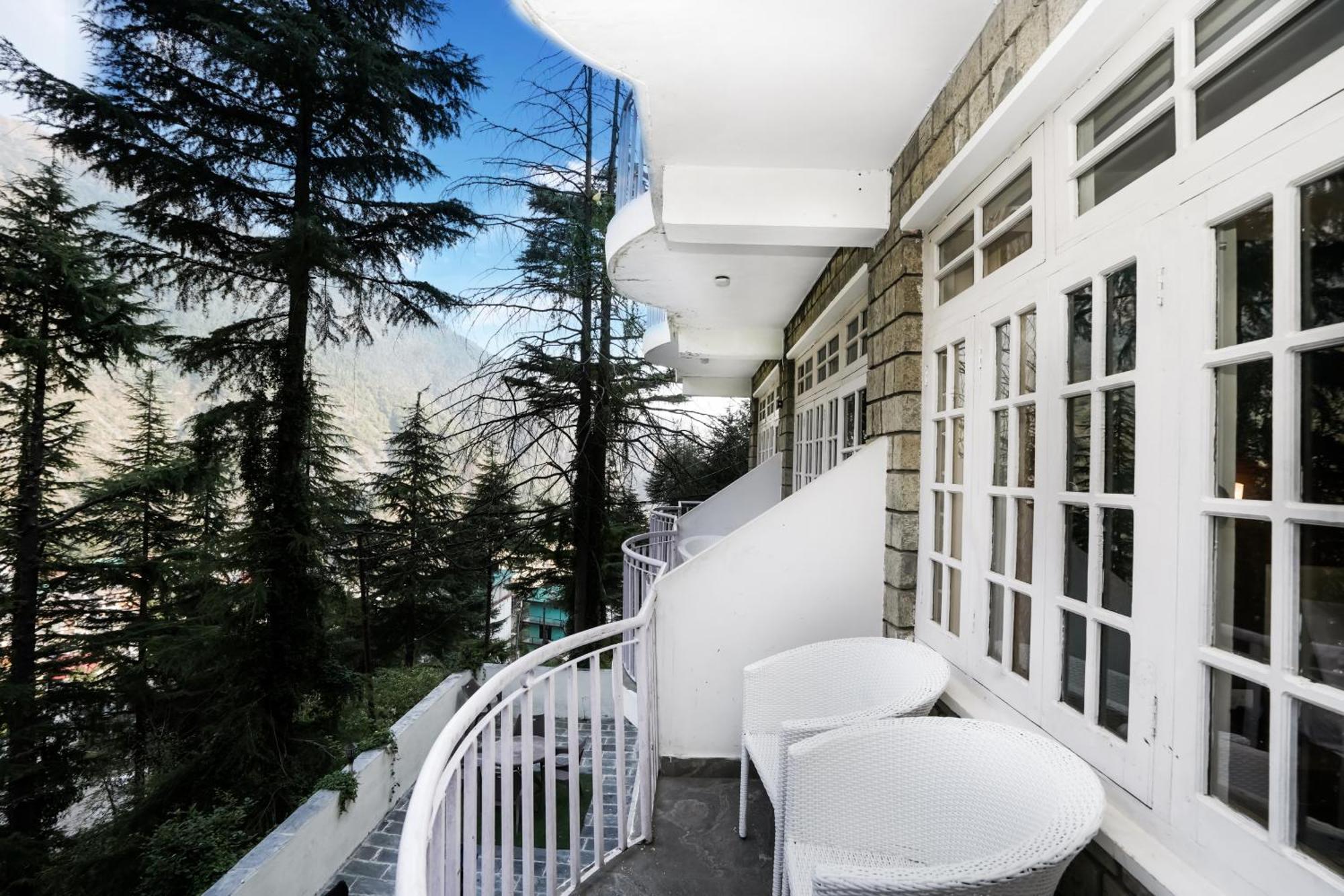 Хостел The Bunksters Mcleodganj, Dharmkot Мак-Леод-Гейндж Экстерьер фото