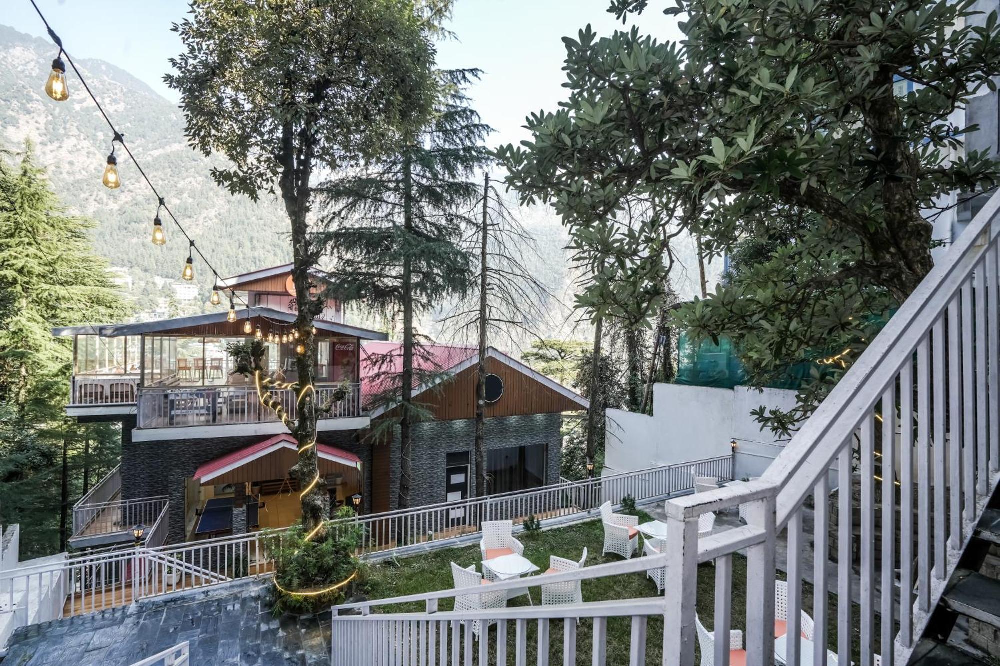 Хостел The Bunksters Mcleodganj, Dharmkot Мак-Леод-Гейндж Экстерьер фото