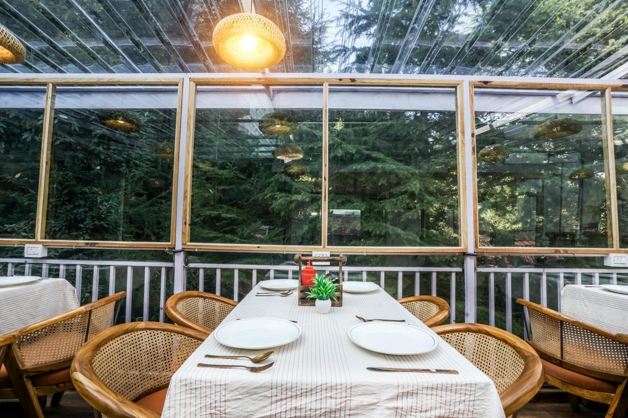 Хостел The Bunksters Mcleodganj, Dharmkot Мак-Леод-Гейндж Экстерьер фото