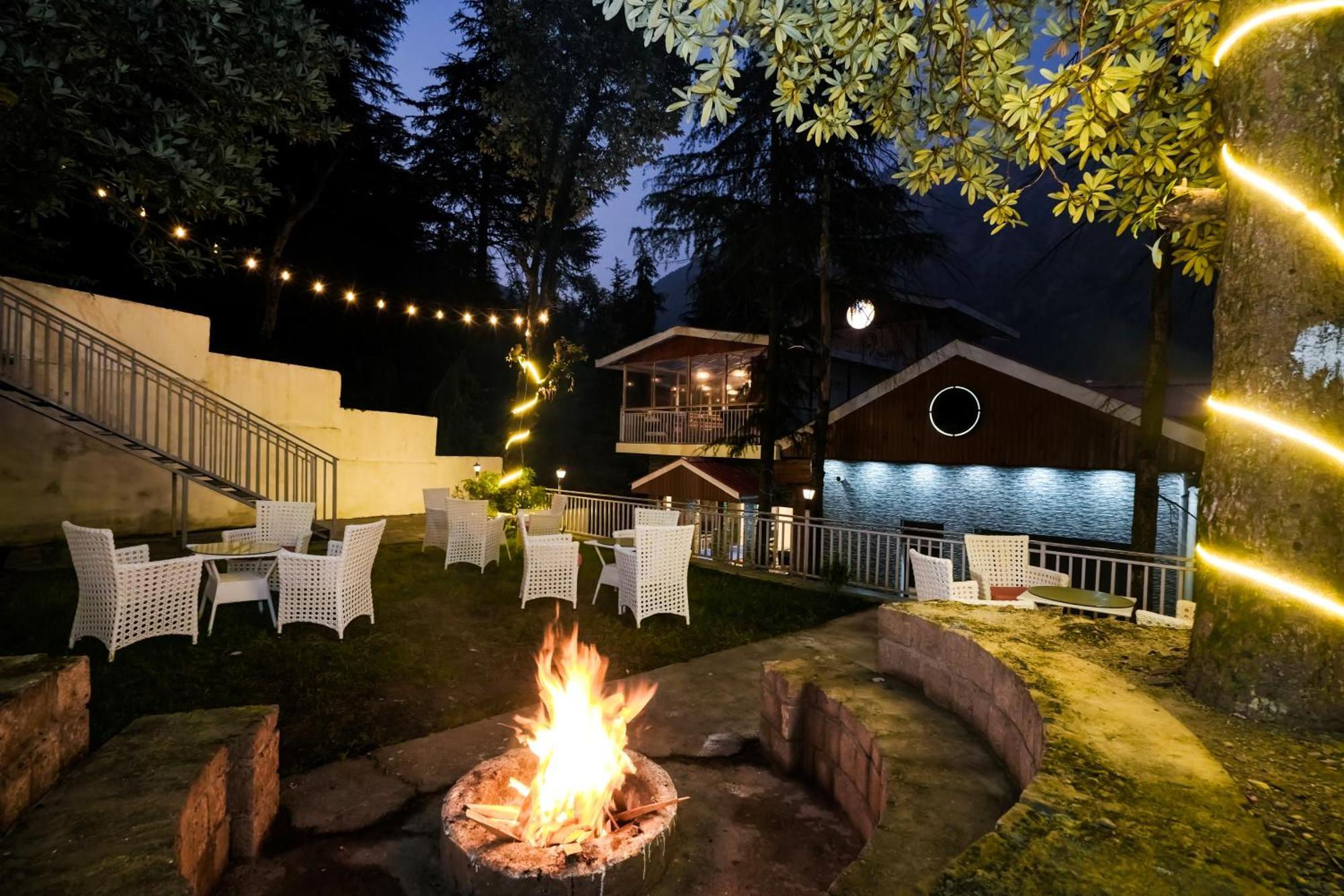 Хостел The Bunksters Mcleodganj, Dharmkot Мак-Леод-Гейндж Экстерьер фото