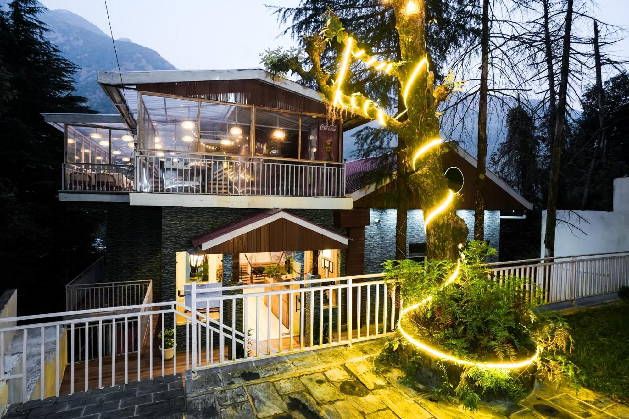 Хостел The Bunksters Mcleodganj, Dharmkot Мак-Леод-Гейндж Экстерьер фото